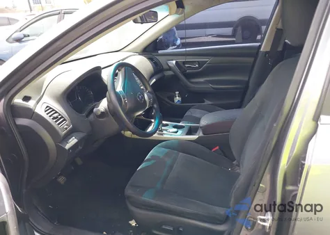 2015 Nissan Altima 2.5 S z USA, uszkodzony, nr VIN 1N4AL3AP4FC576910